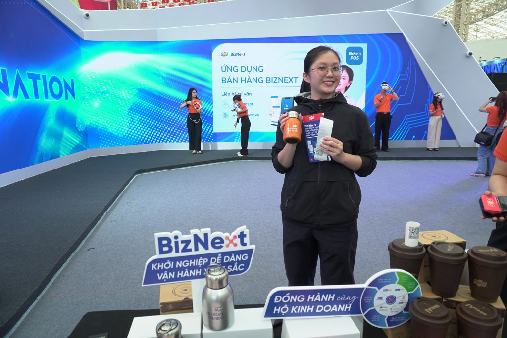 fpt-biznext-tai-trien-lam-thanh-tuu-dat-nuoc-80-nam-voi-giai-phap-xuat-hoa-don-dien-tu-tu-may-tinh-tien (3)