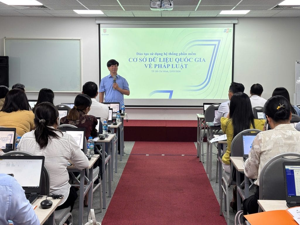 tap-doan-fpt-tiep-tuc-dong-hanh-bo-tu-phap-dao-tao-dien-rong-he-thong-phan-mem-co-so-du-lieu-quoc-gia-ve-phap-luat-tai-mien-nam-va-mien-trung (1)