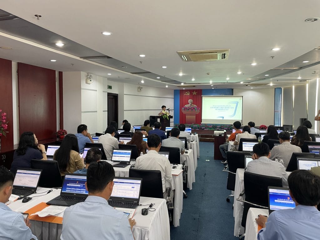 tap-doan-fpt-tiep-tuc-dong-hanh-bo-tu-phap-dao-tao-dien-rong-he-thong-phan-mem-co-so-du-lieu-quoc-gia-ve-phap-luat-tai-mien-nam-va-mien-trung (3)