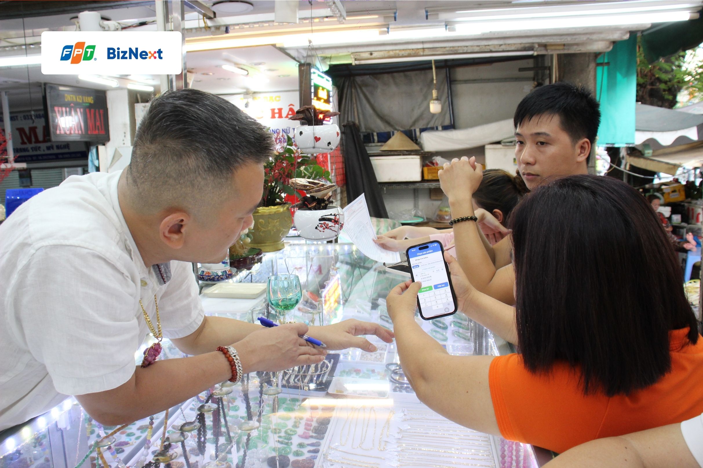 Tiểu thương sử dụng BizNext 2