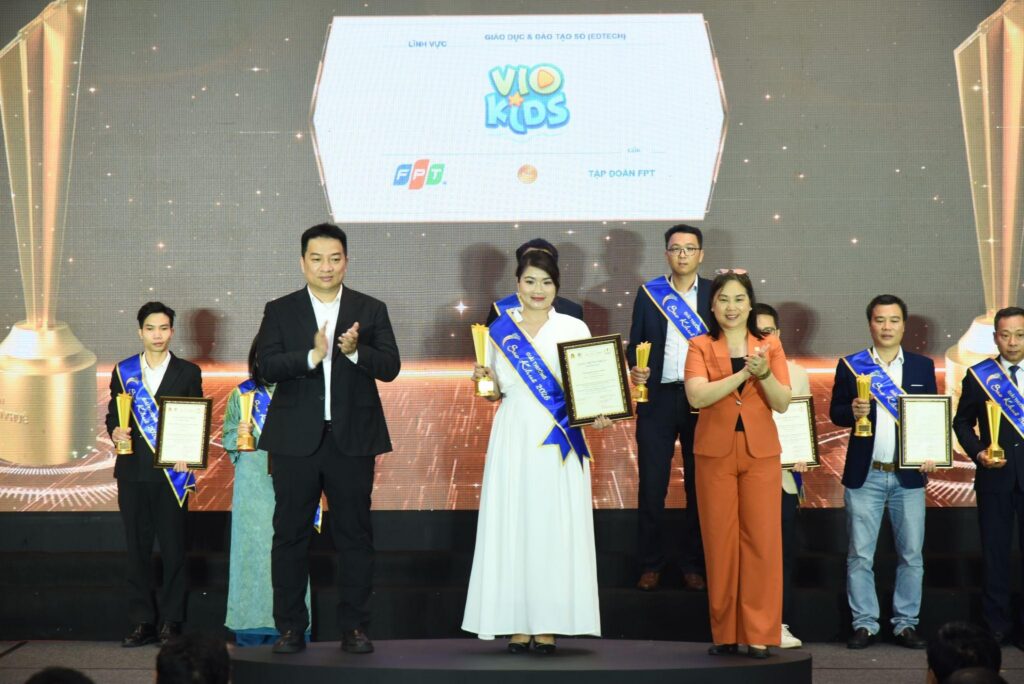 Ung-dung-tien-tieu-hoc-VioKids-duoc-vinh-danh-o-linh-vuc-Giao-duc-Dao-tao-so-1780027503