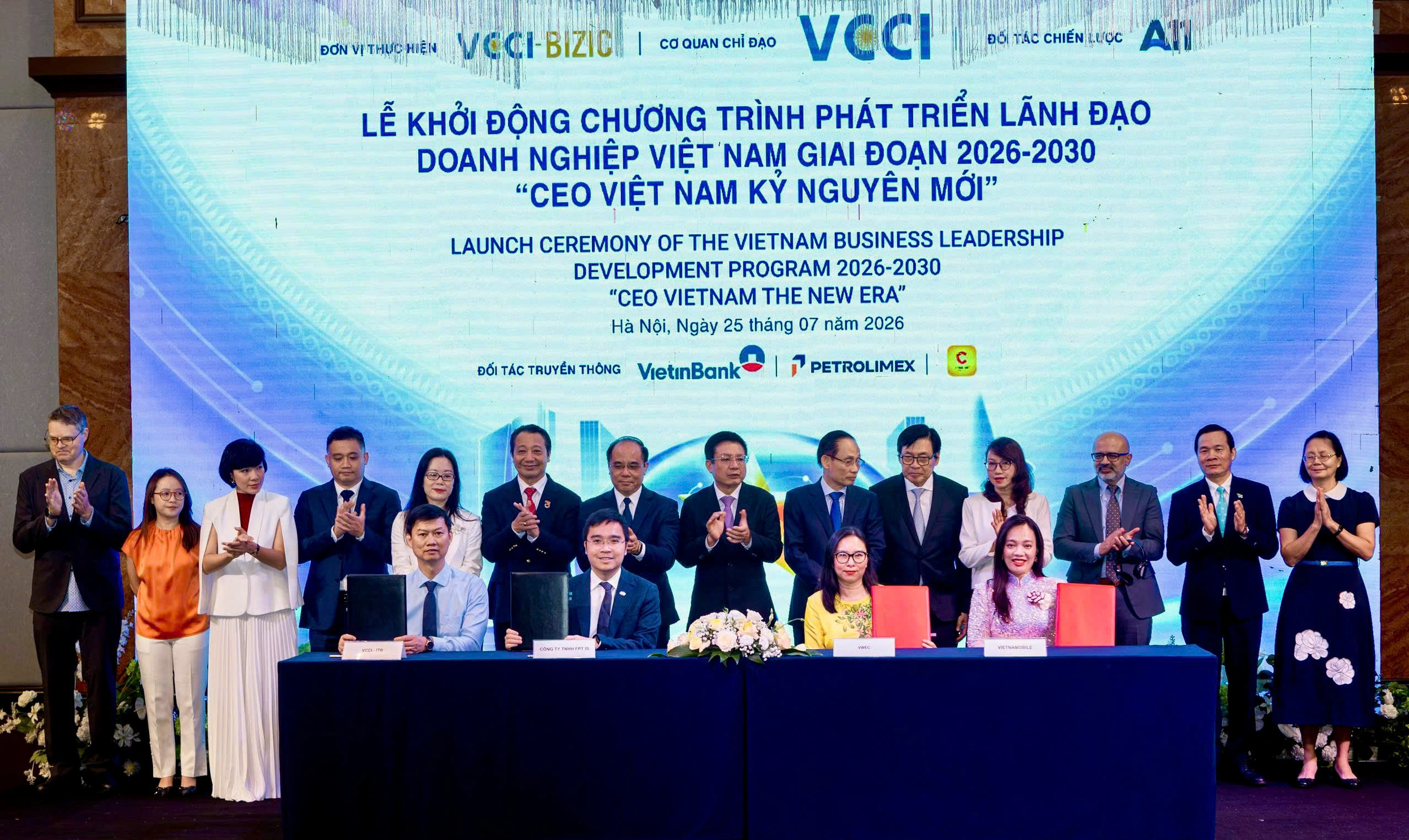 fpt-dong-hanh-cung-vcci-thuc-day-chuyen-doi-so-nang-cao-nang-luc-quan-tri-va-tuan-thu-phap-luat-cho-doanh-nghiep-viet-nam (1)