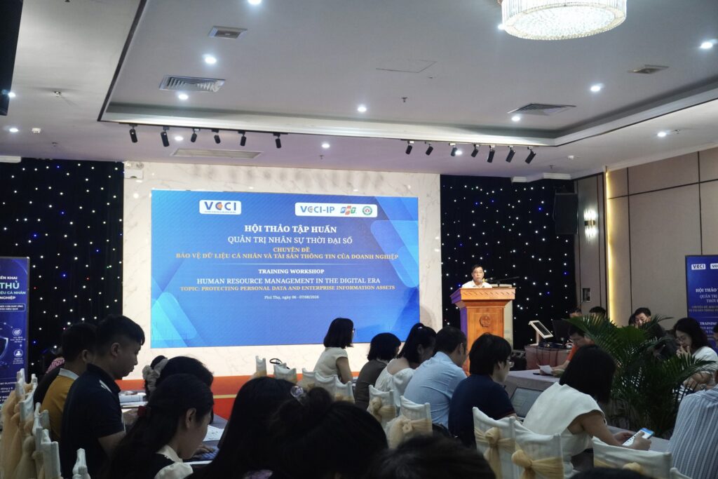 fpt-dong-hanh-cung-vcci-ho-tro-doanh-nghiep-trien-khai-luat-bao-ve-du-lieu-ca-nhan (1)